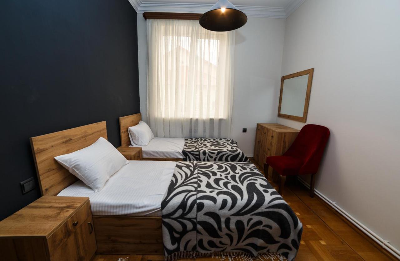 Hotel Red Castle à Erévan Extérieur photo